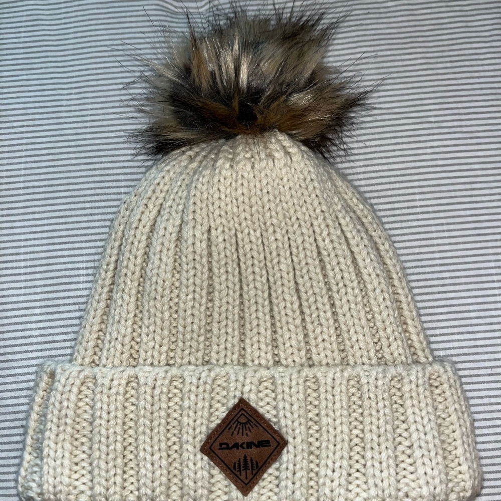 Dakine Pom Beanie